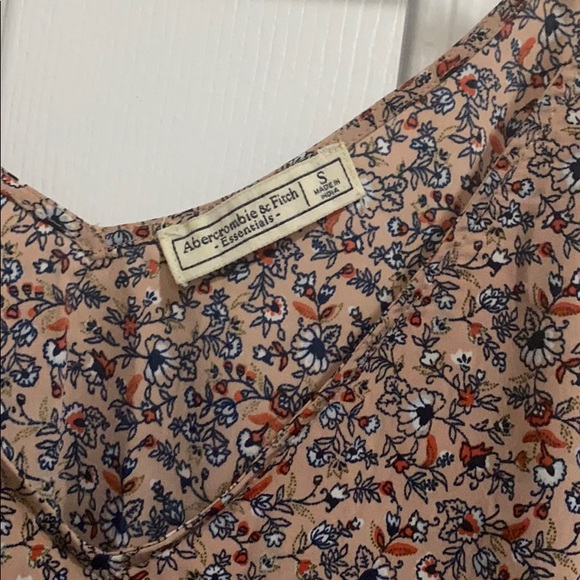 Excellent condition Abercrombie&fitch tank top - Picture 2 of 2